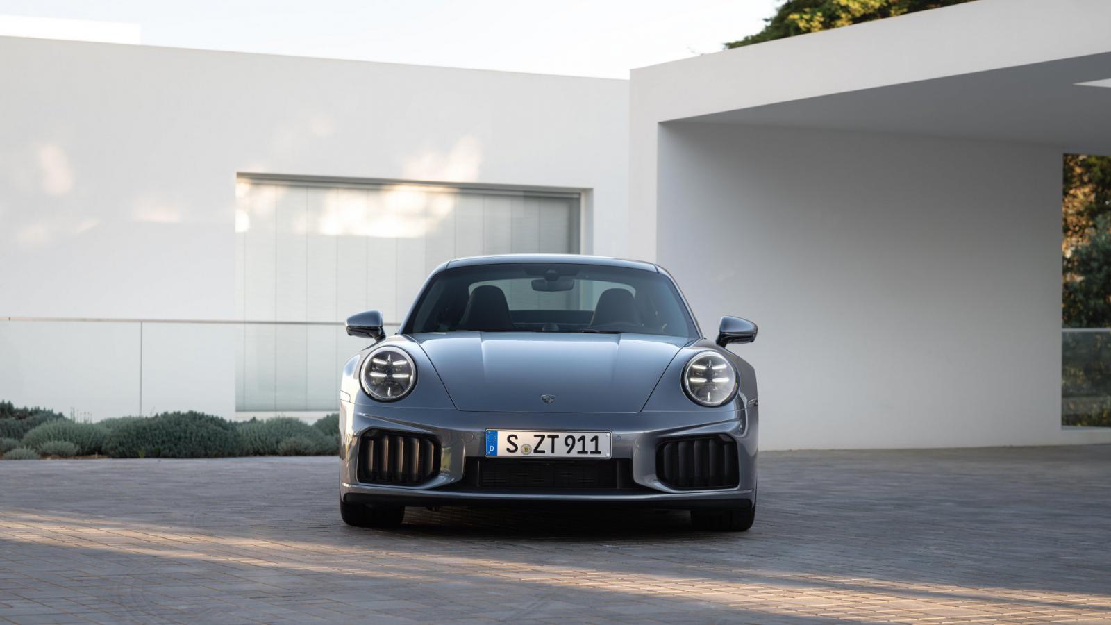 Η Porsche 911 Turbo S έγινε υβριδική με 711 άλογα 
